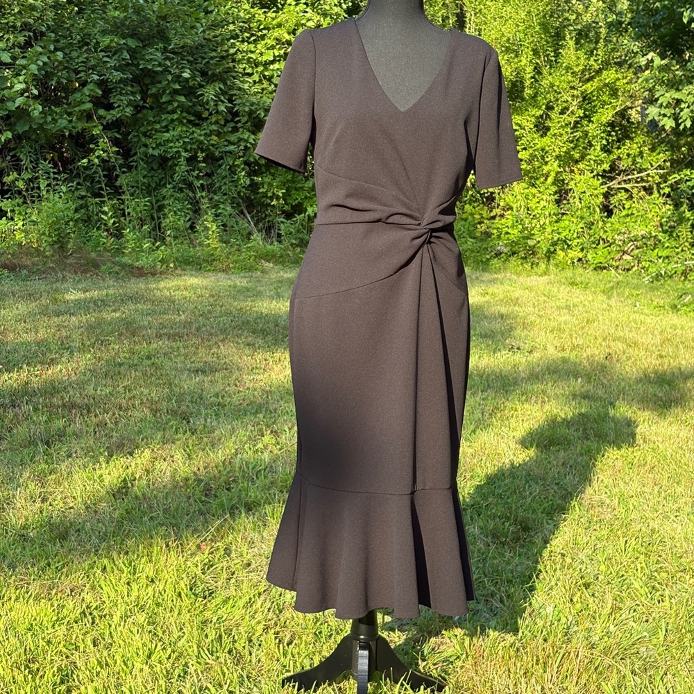 Elegant Black Midi Dress with Knot Detail